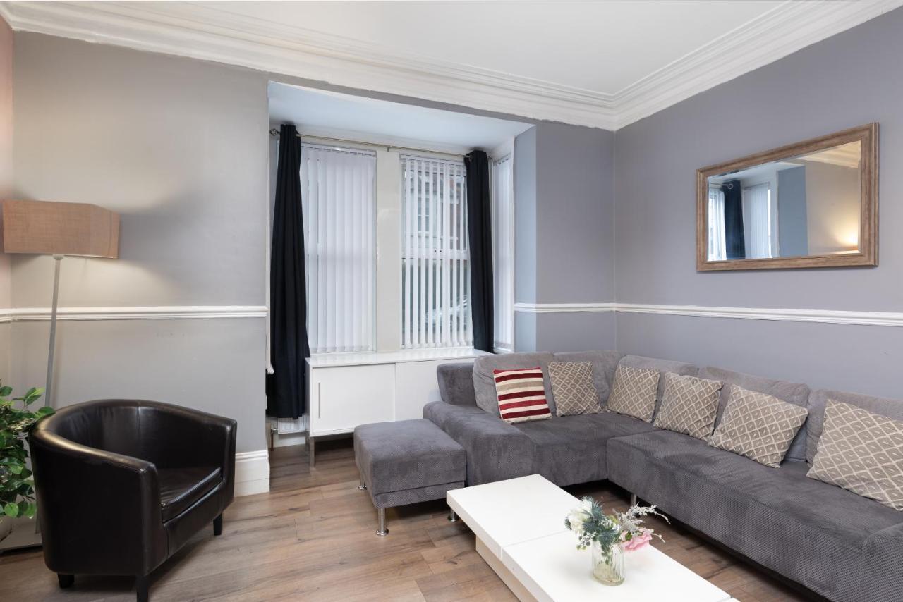 City Centre Large Luxury Rooms Free Parking غيتْسْهيد المظهر الخارجي الصورة
