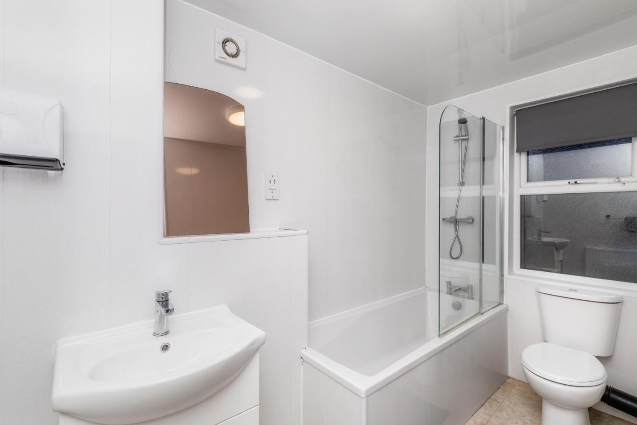 City Centre Large Luxury Rooms Free Parking غيتْسْهيد المظهر الخارجي الصورة