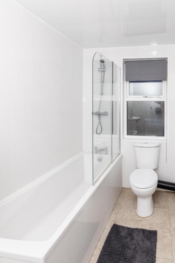 City Centre Large Luxury Rooms Free Parking غيتْسْهيد المظهر الخارجي الصورة