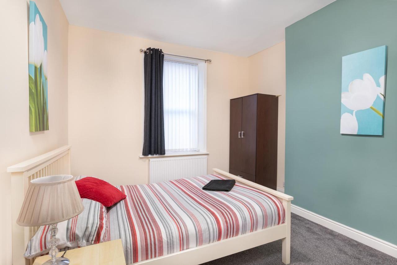 City Centre Large Luxury Rooms Free Parking غيتْسْهيد المظهر الخارجي الصورة