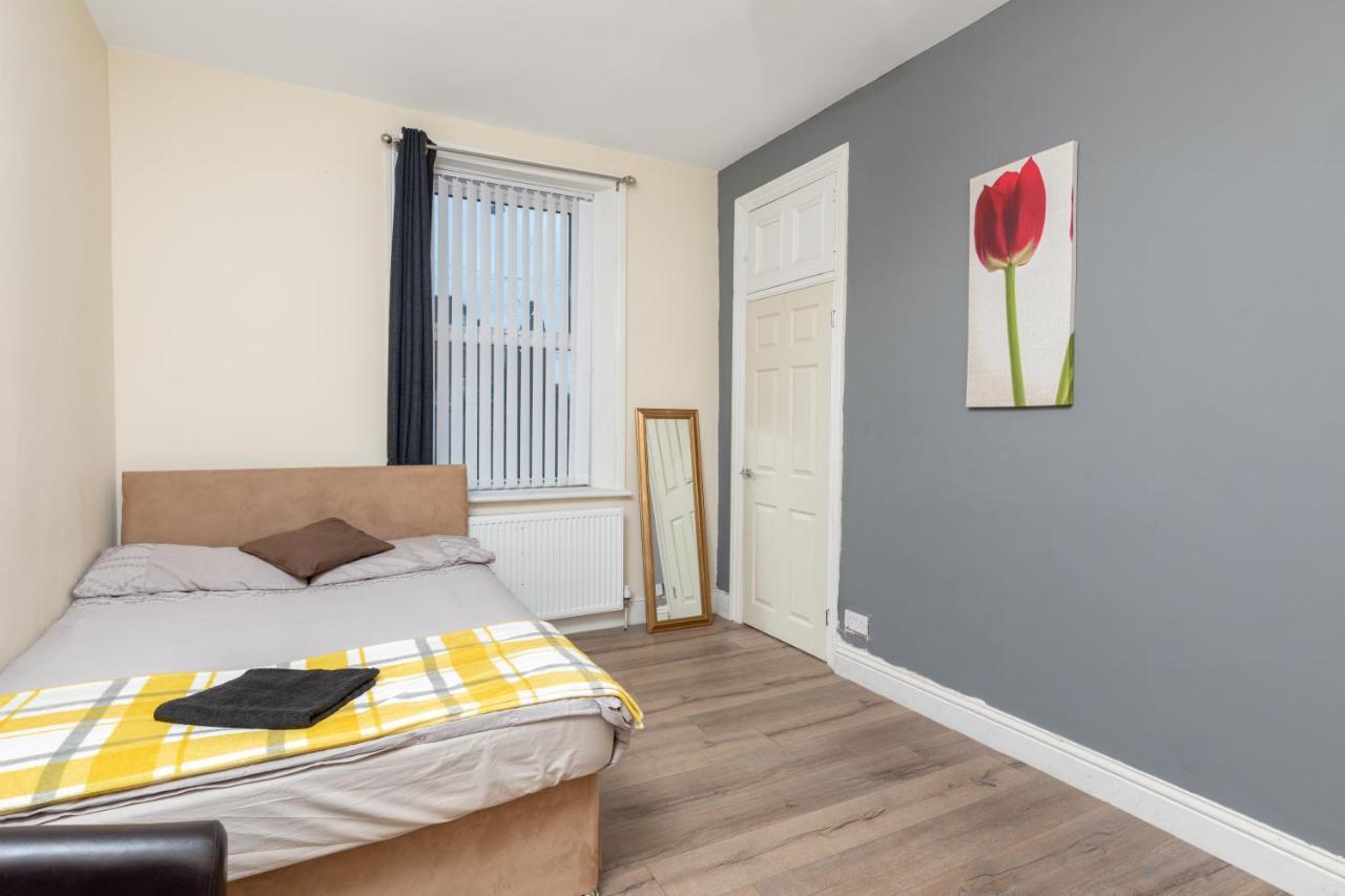 City Centre Large Luxury Rooms Free Parking غيتْسْهيد المظهر الخارجي الصورة